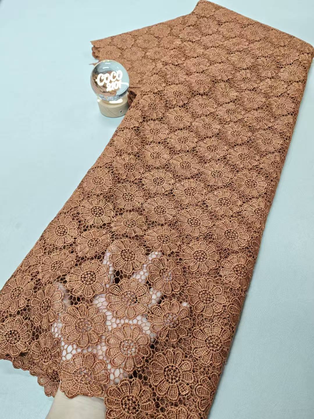 African Nigerian Tulle Lace Fa - Glitter Tablecloth recension och pris